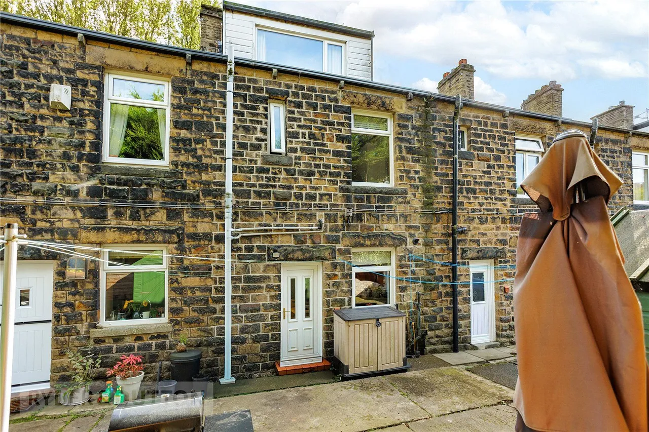 Huddersfield Road, Diggle, OL3, photo 20