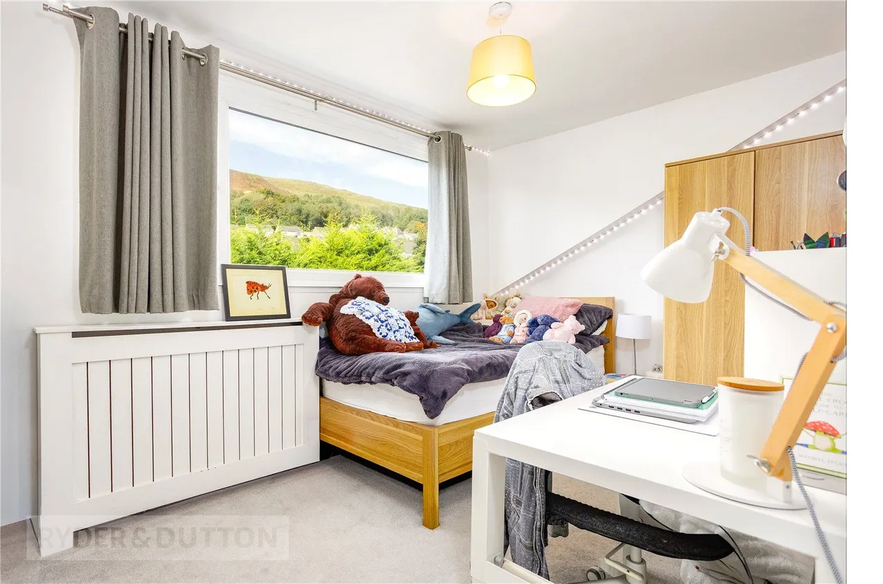 Huddersfield Road, Diggle, OL3, photo 13