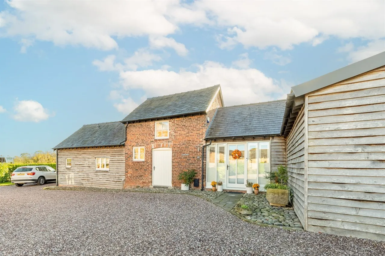 3 bed house for sale, Gate House Barns, Malpas