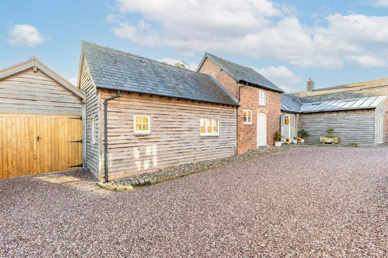Gate House Barns, Malpas, photo 2