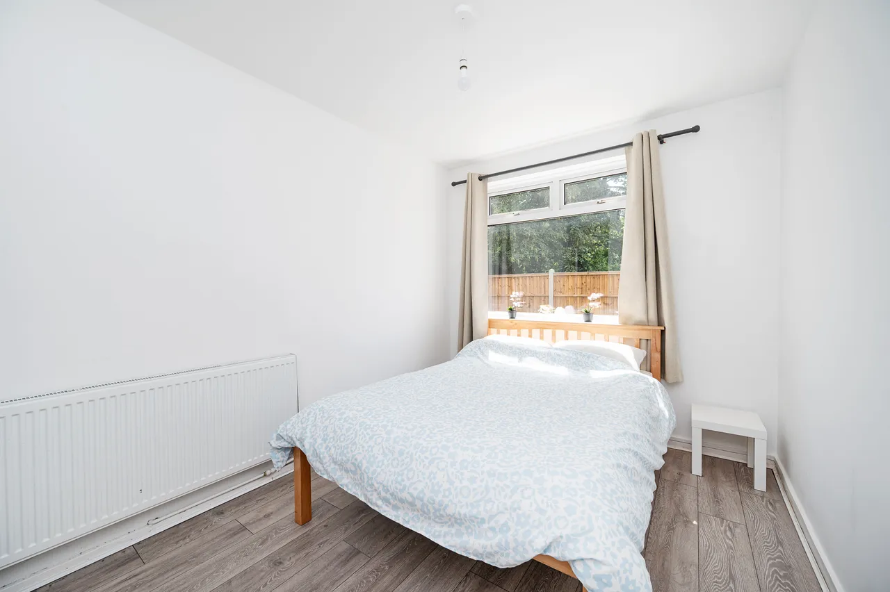 25 Butfield House, Stevens Avenue, London, photo 9