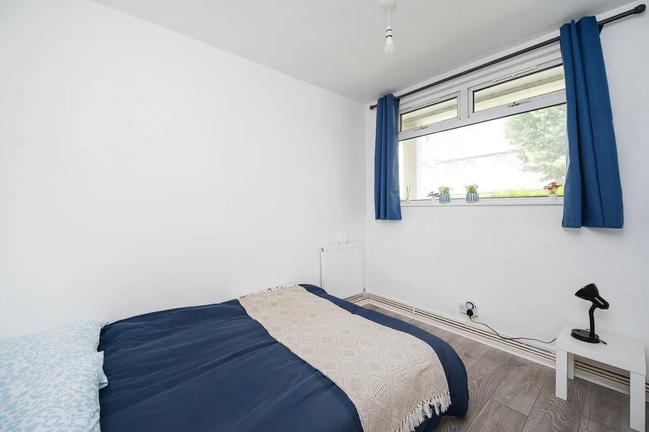 25 Butfield House, Stevens Avenue, London, photo 8