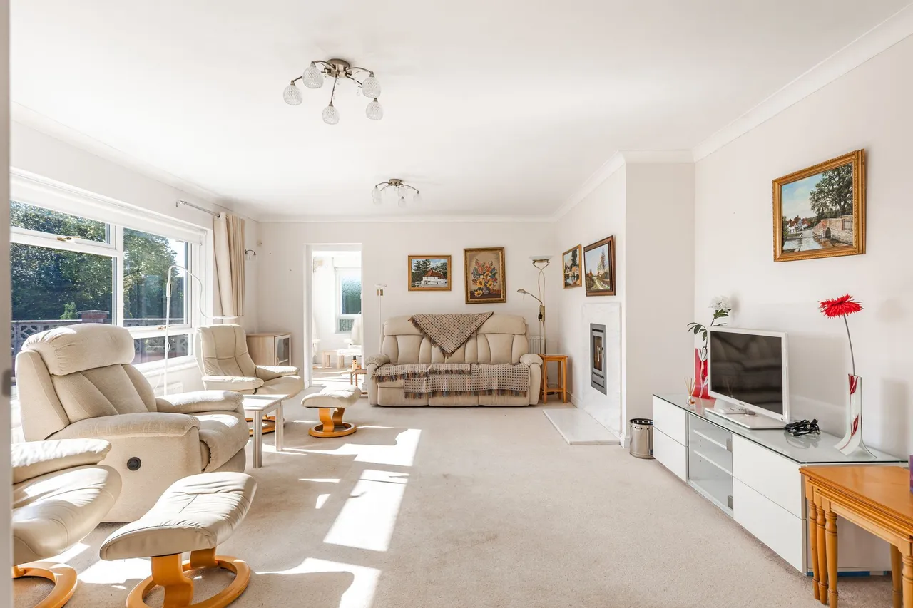 Detached Bungalow in Beetley with, photo 5