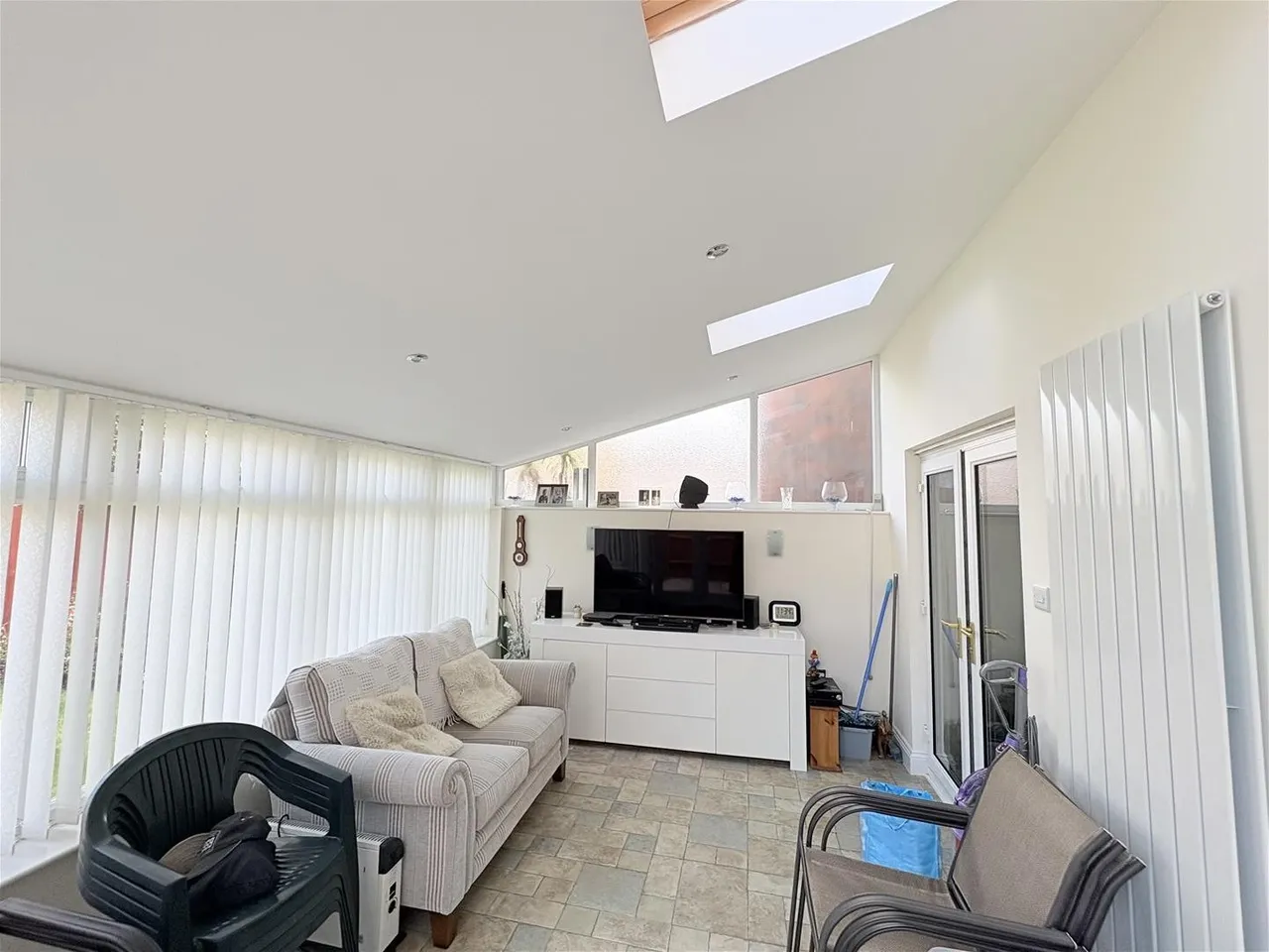 Darwin Close, Lee-On-The-Solent, Lee-On-The-Solent, photo 18