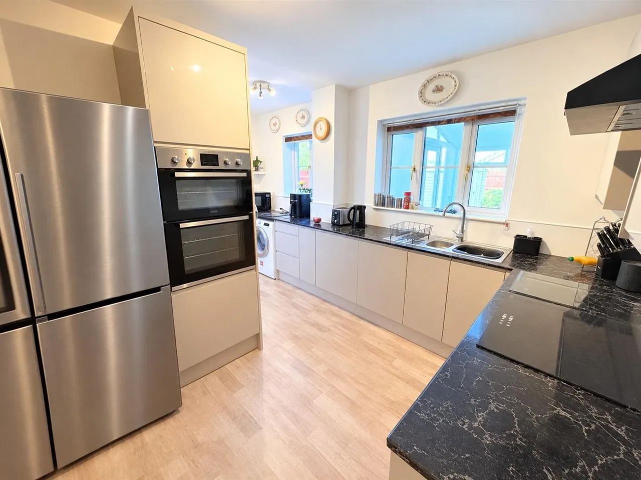 Darwin Close, Lee-On-The-Solent, Lee-On-The-Solent, photo 3