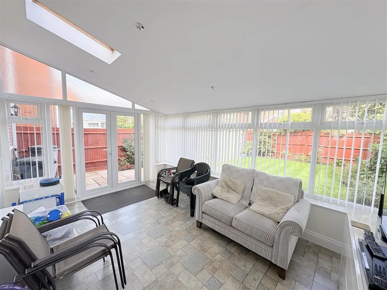 Darwin Close, Lee-On-The-Solent, Lee-On-The-Solent, photo 5