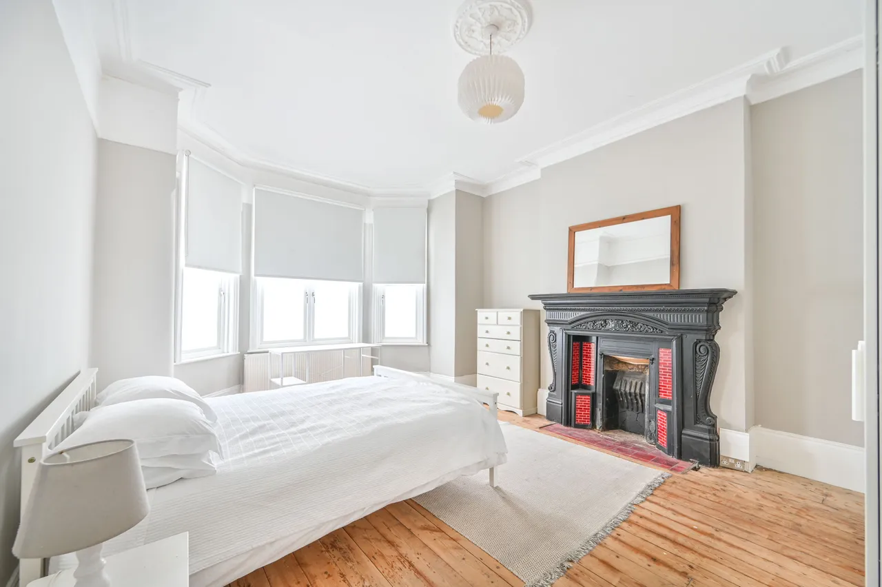 London, NW2, photo 9