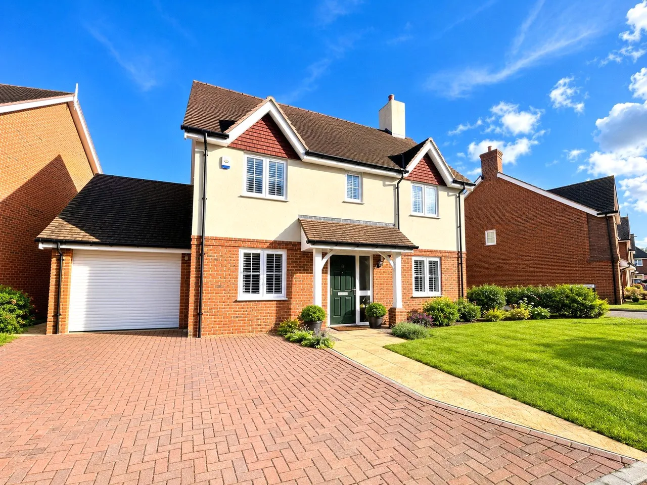 4 bed house to rent, Tiger Moth Lane, Elstead, GU8