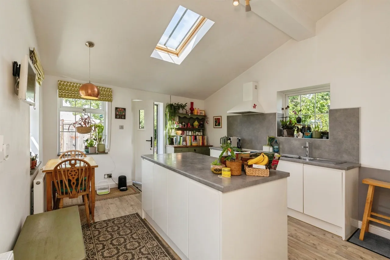 Parkfield Road, Pucklechurch, Bristol, photo 5