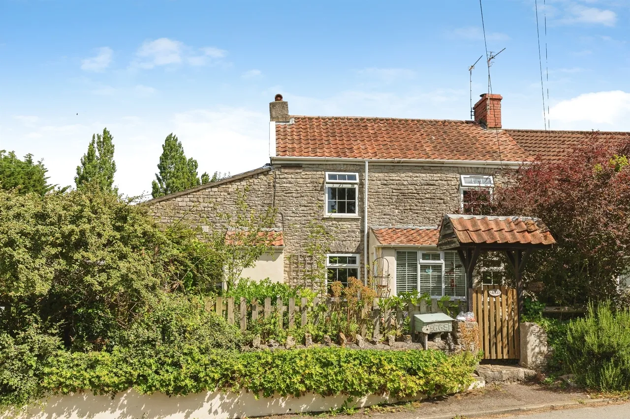 Parkfield Road, Pucklechurch, Bristol, photo 2