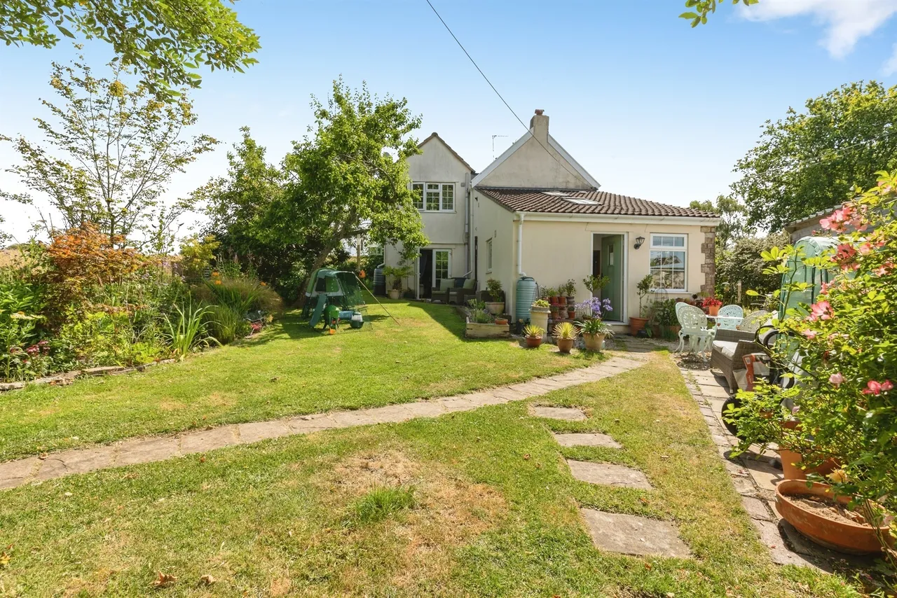 3 bed character property for sale — Parkfield Road, Pucklechurch, Bristol