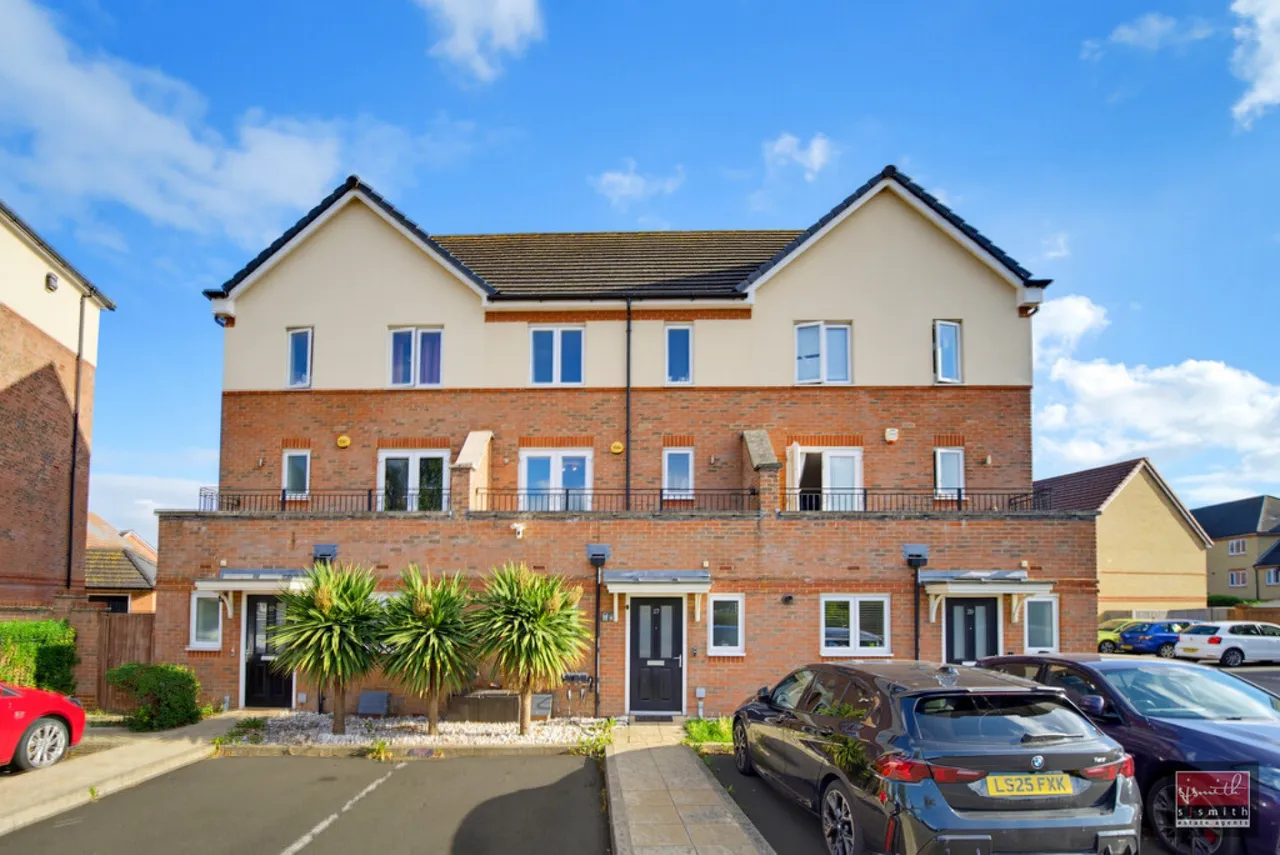 4 bed house for sale, Longford Way, Stanwell, TW19