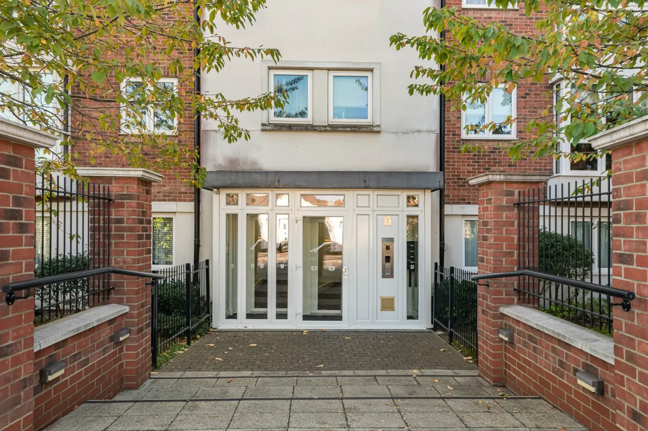 Pembroke Road, Ruislip, HA4, photo 3