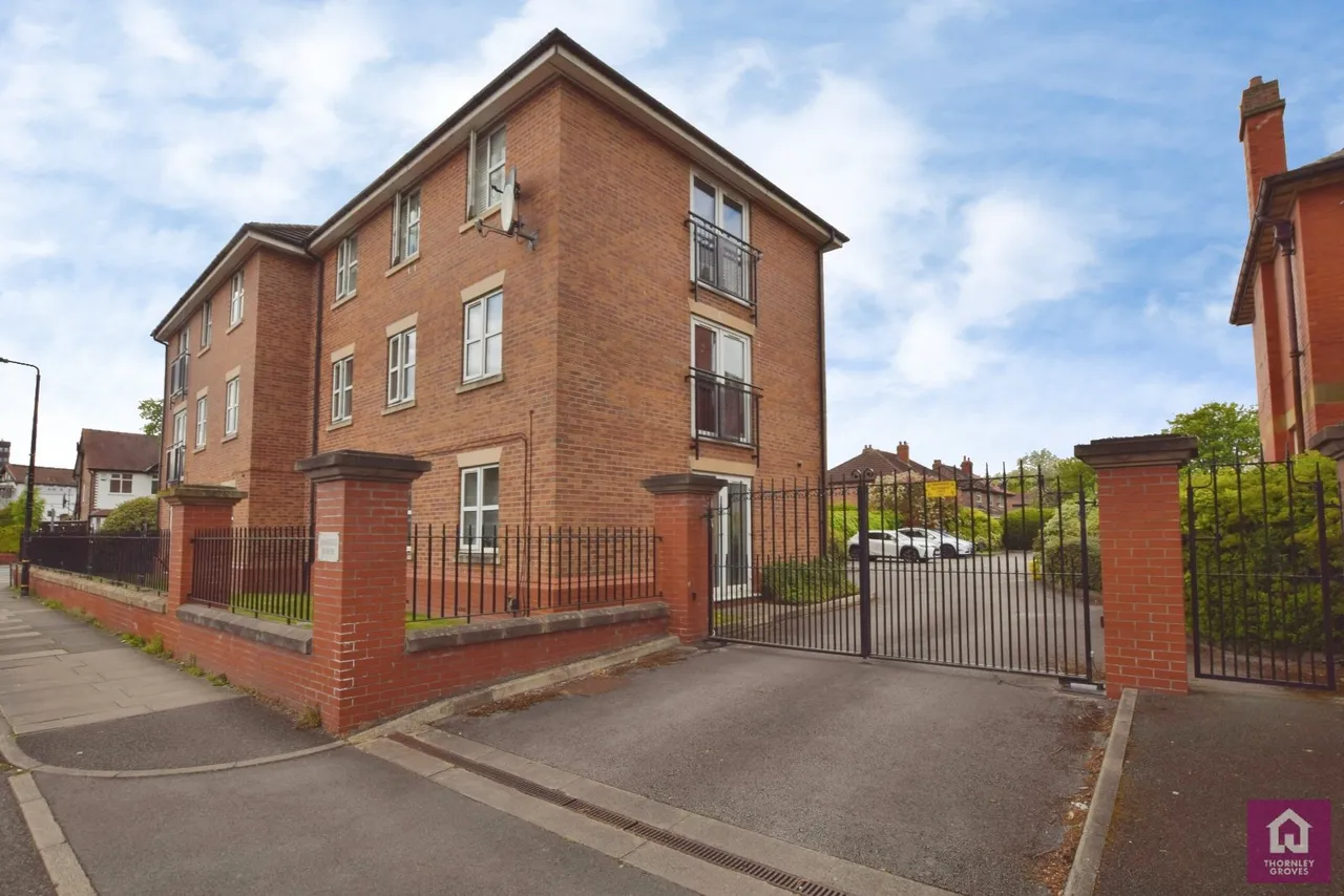 Claremont Road, Sale, M33, photo 11