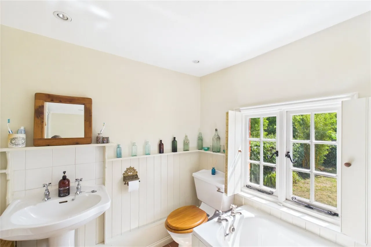 Reading Road, Padworth Common, RG7, photo 10