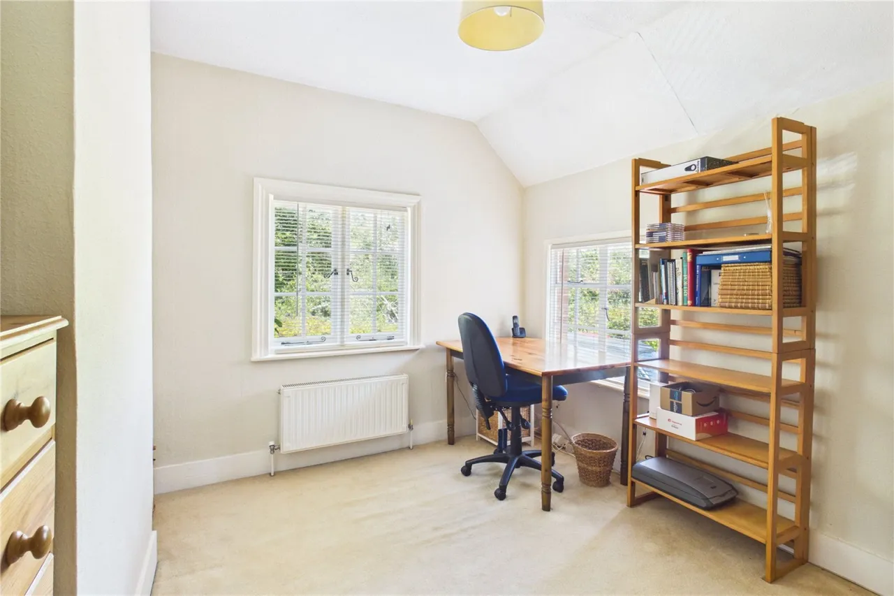 Reading Road, Padworth Common, RG7, photo 9