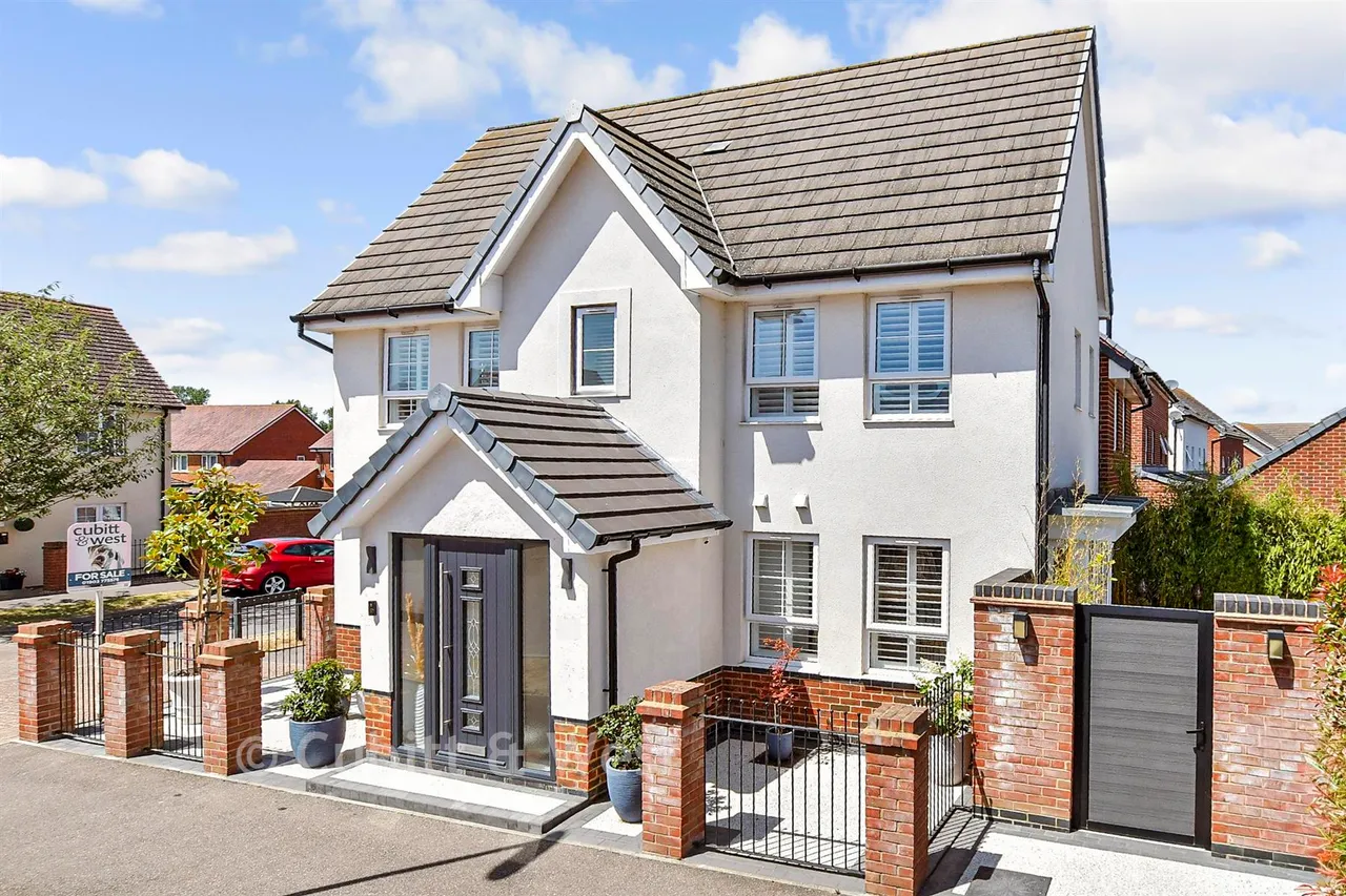 3 bed house for sale, Benjamin Gray Drive, Littlehampton, BN17