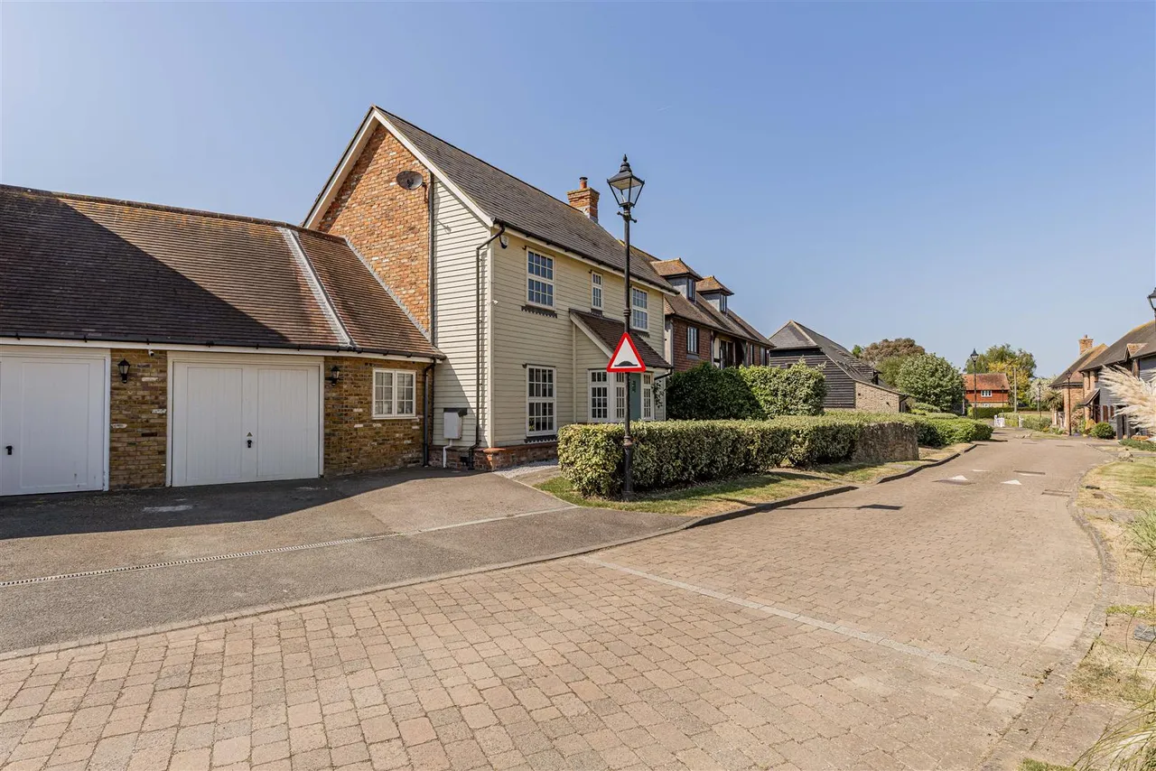 Chapman Fields, Cliffsend, Ramsgate, Kent, CT12 5LB, photo 30