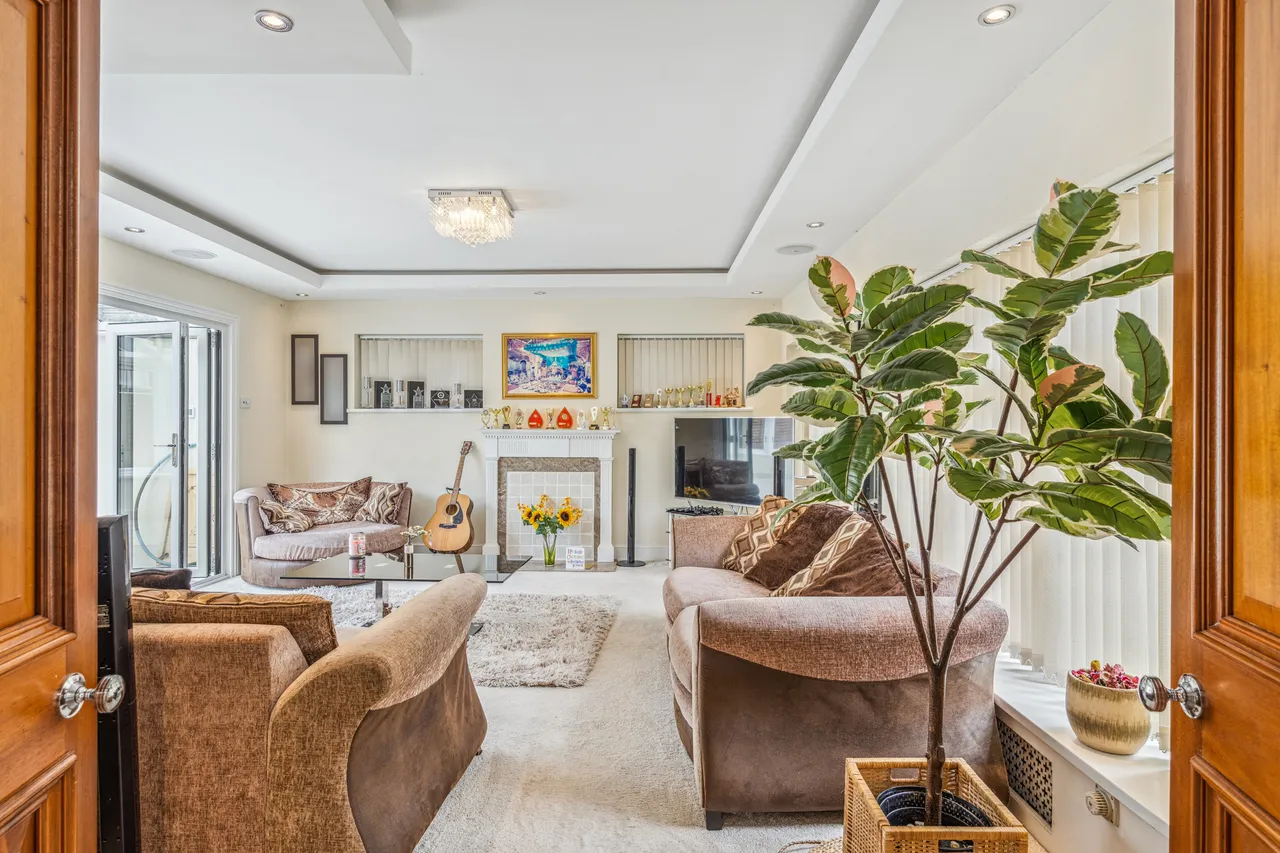 Wexham Street, Slough, SL3, photo 3