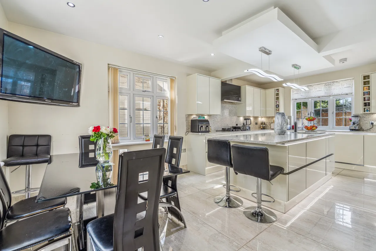 Wexham Street, Slough, SL3, photo 11