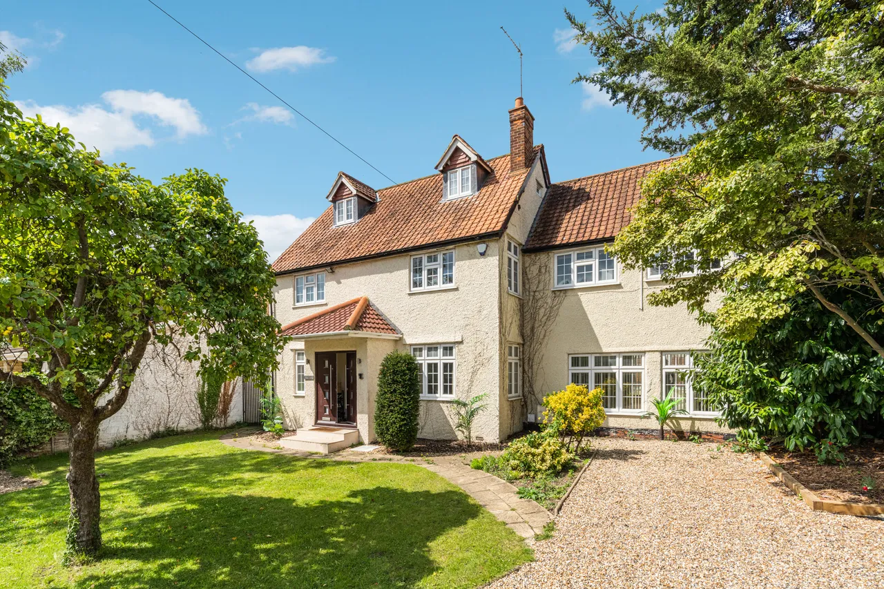 6 bed house for sale — Wexham Street, Slough, SL3
