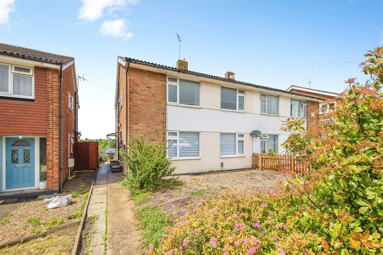 3 bed flat for sale — Ipswich Road, Colchester