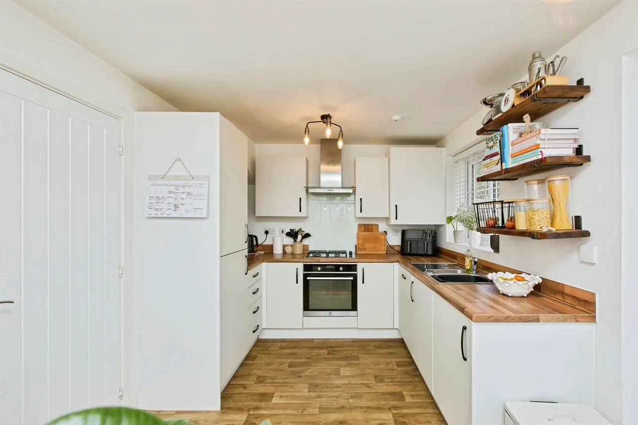 Hornby Drive, Boulton Moor, DE24, photo 6