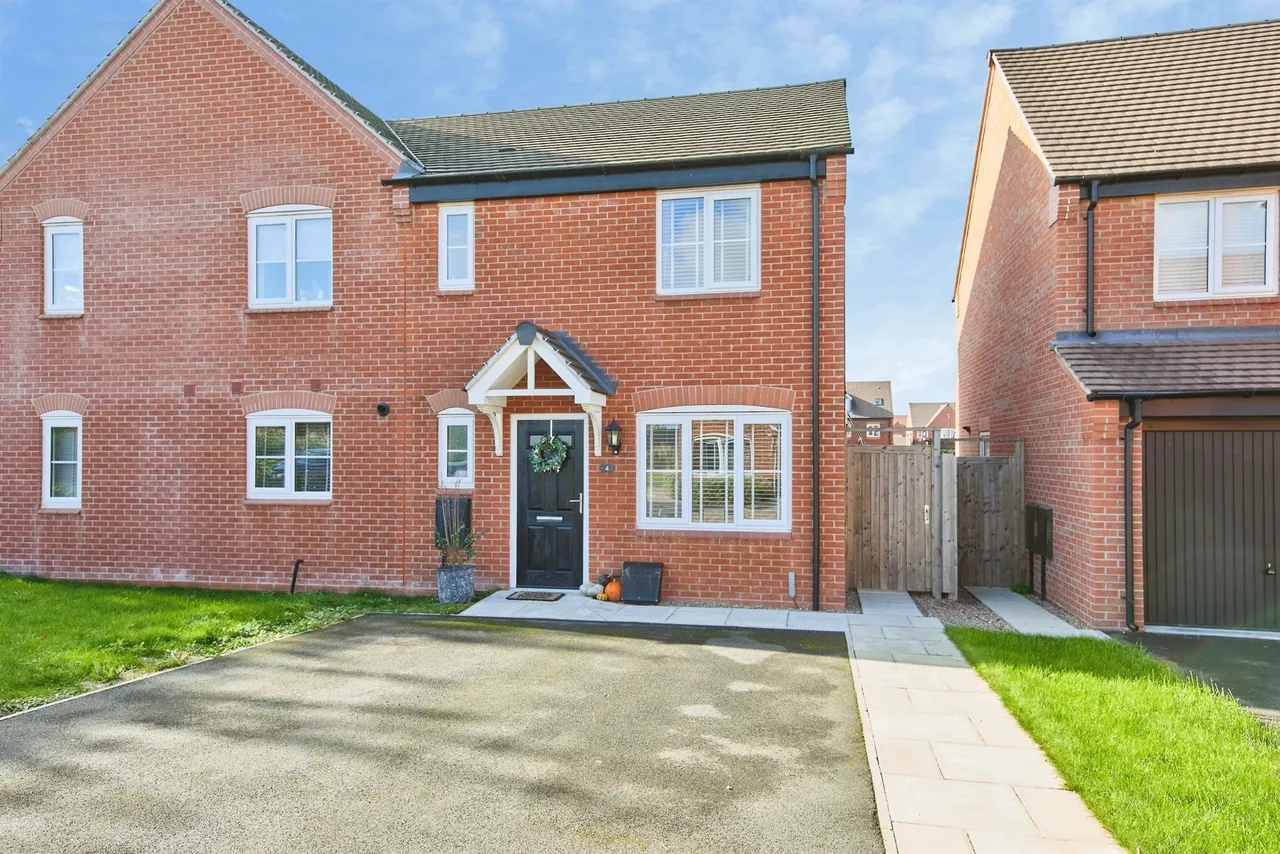 3 bed house for sale, Hornby Drive, Boulton Moor, DE24