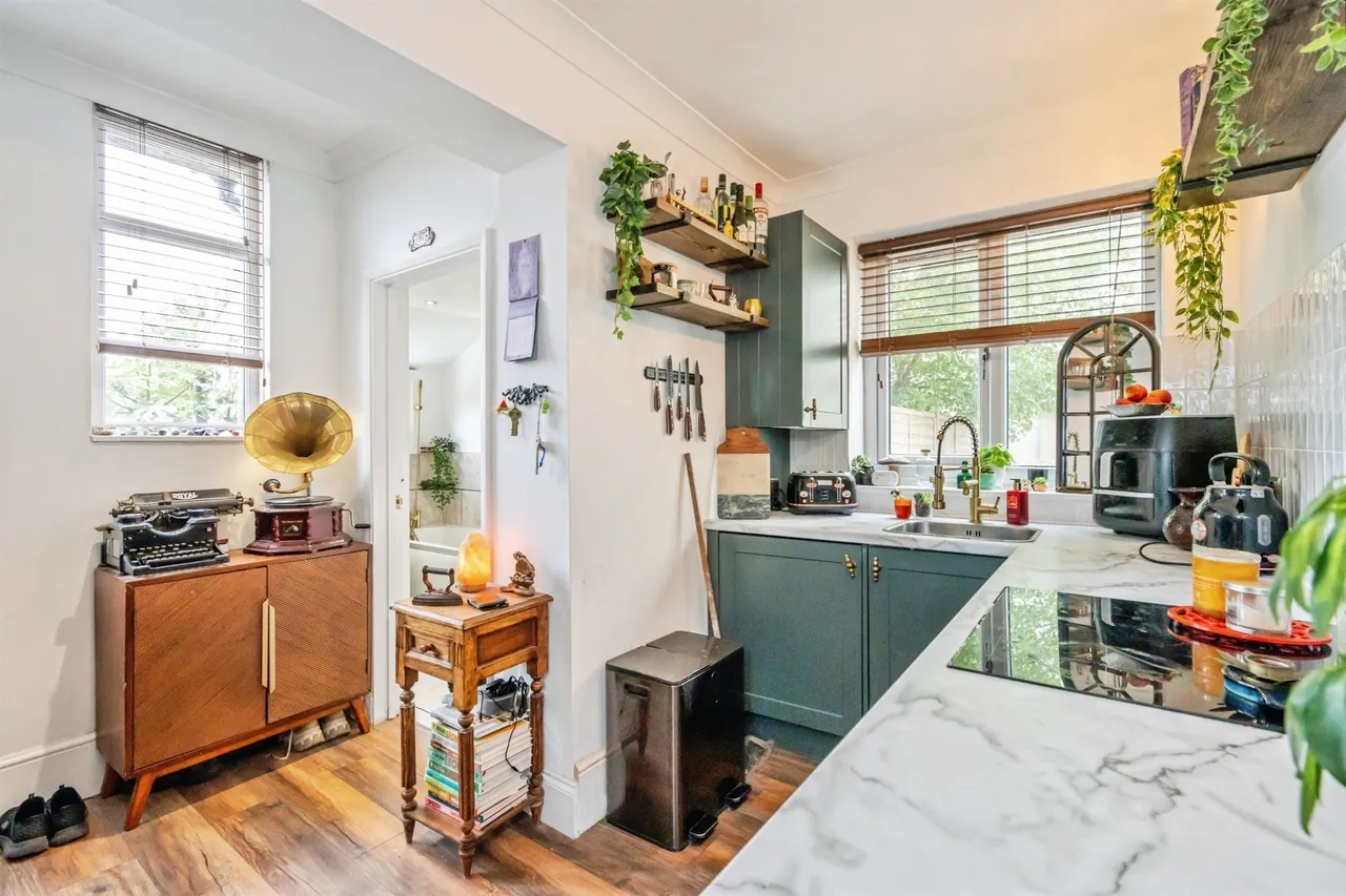 Hawthorn Road, Bognor Regis, PO21, photo 5