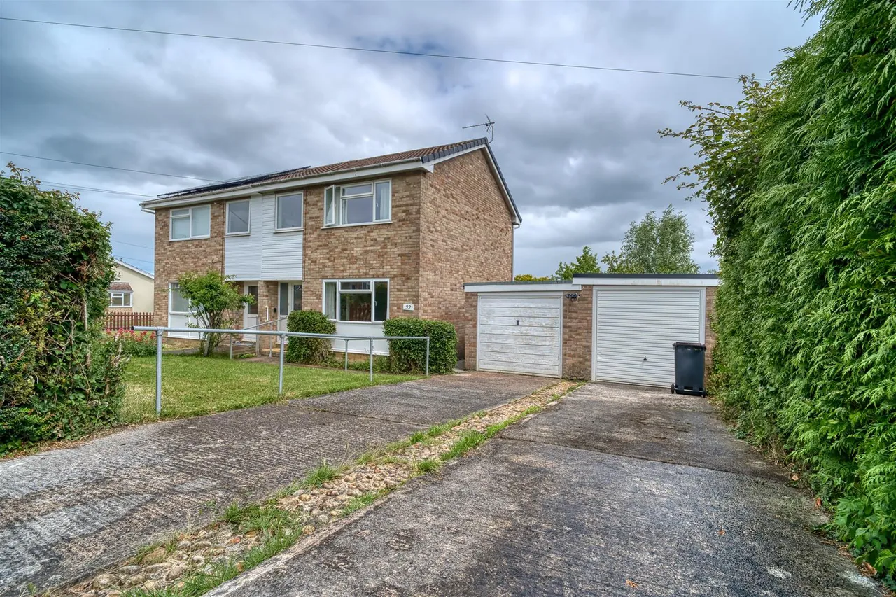 3 bed house for sale, Blackmore Road, Stalbridge
