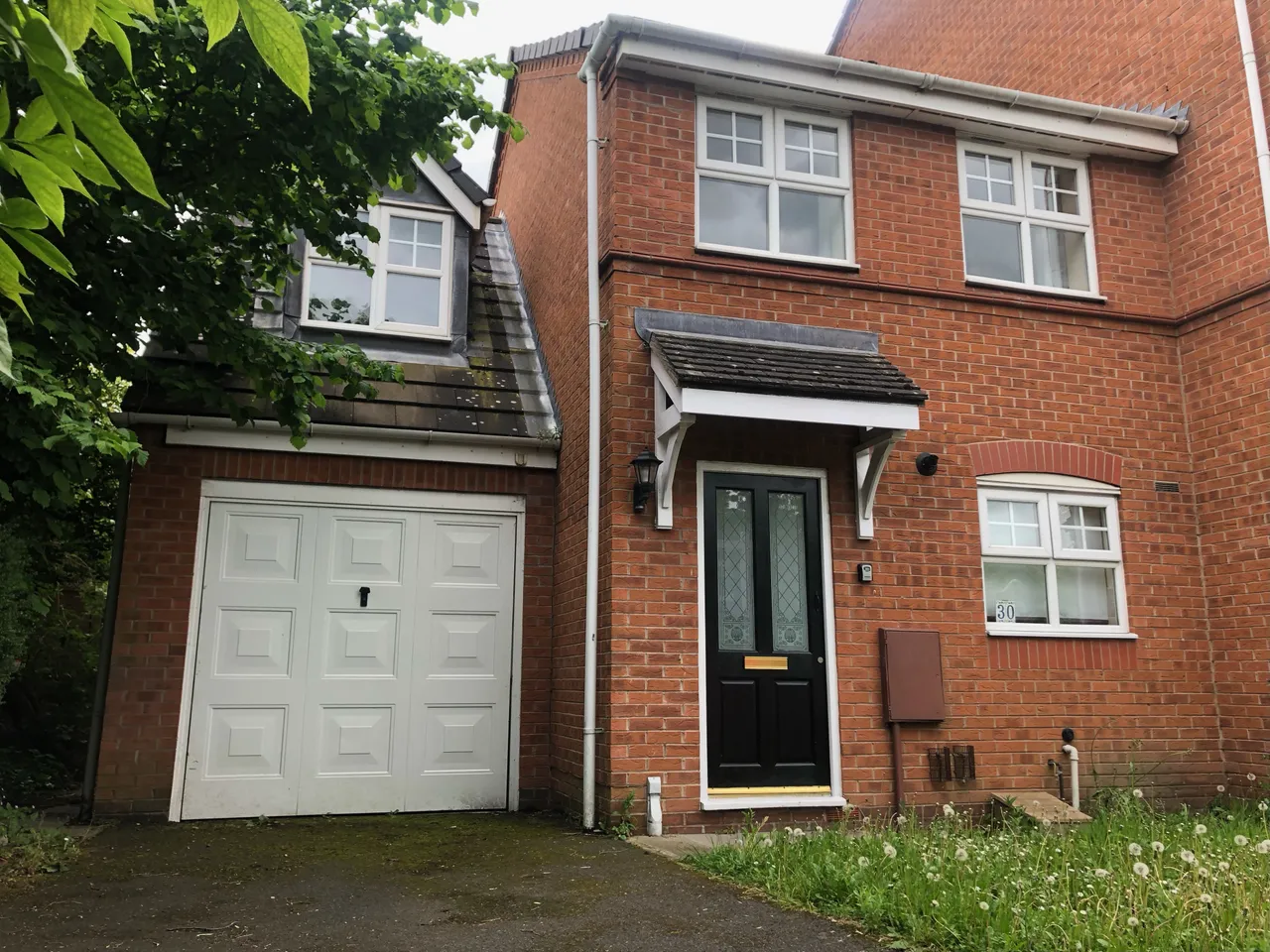 3 bed property to rent — Hainer Close