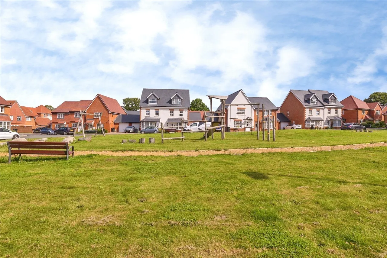 Clements Grove, Waterlooville, PO8, photo 9