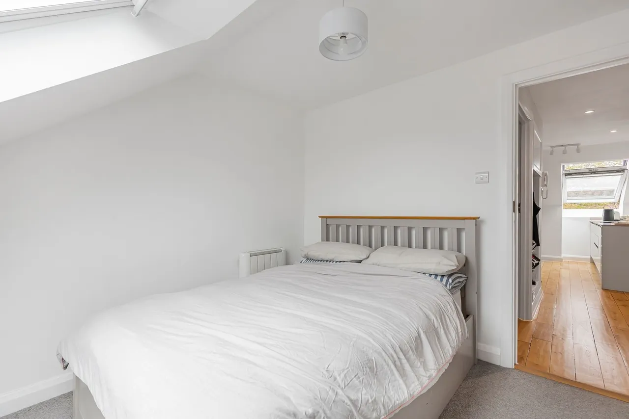 Stanwell Road, Ashf, photo 12
