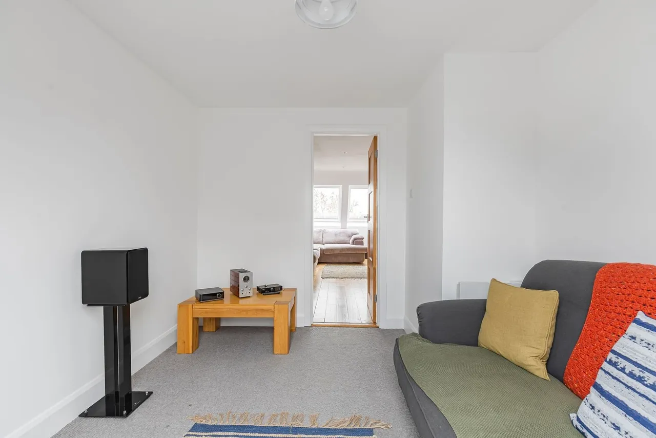 Stanwell Road, Ashf, photo 7