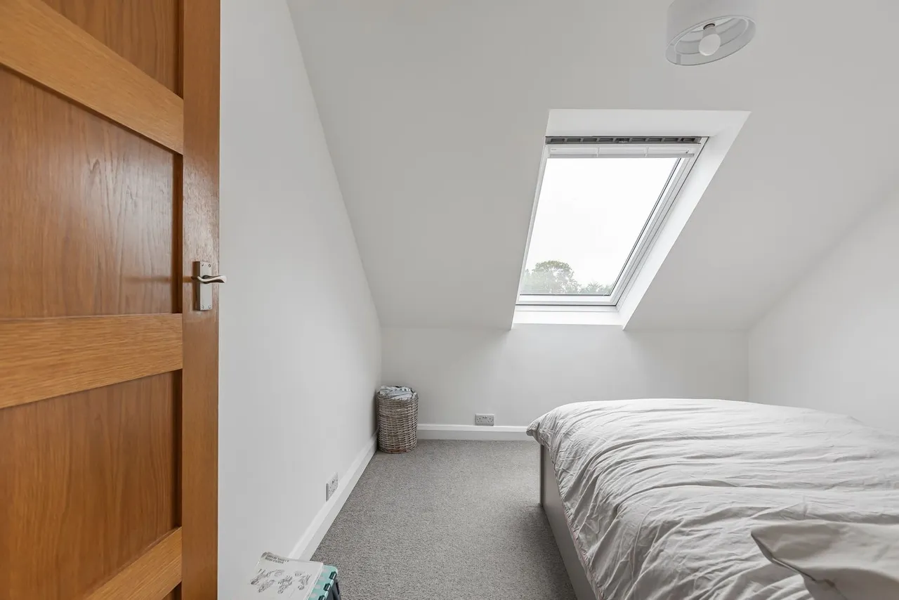 Stanwell Road, Ashf, photo 11