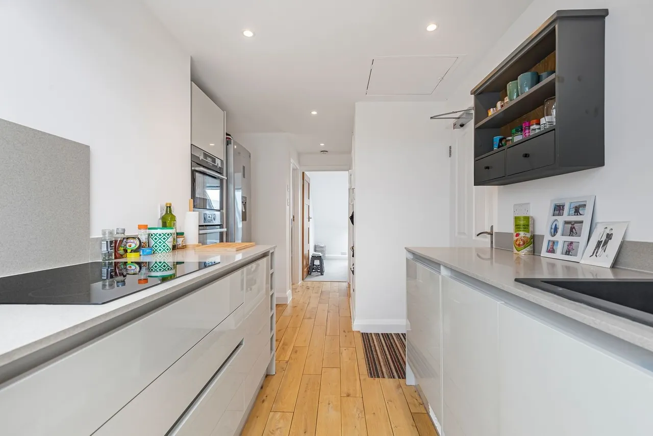 Stanwell Road, Ashf, photo 2
