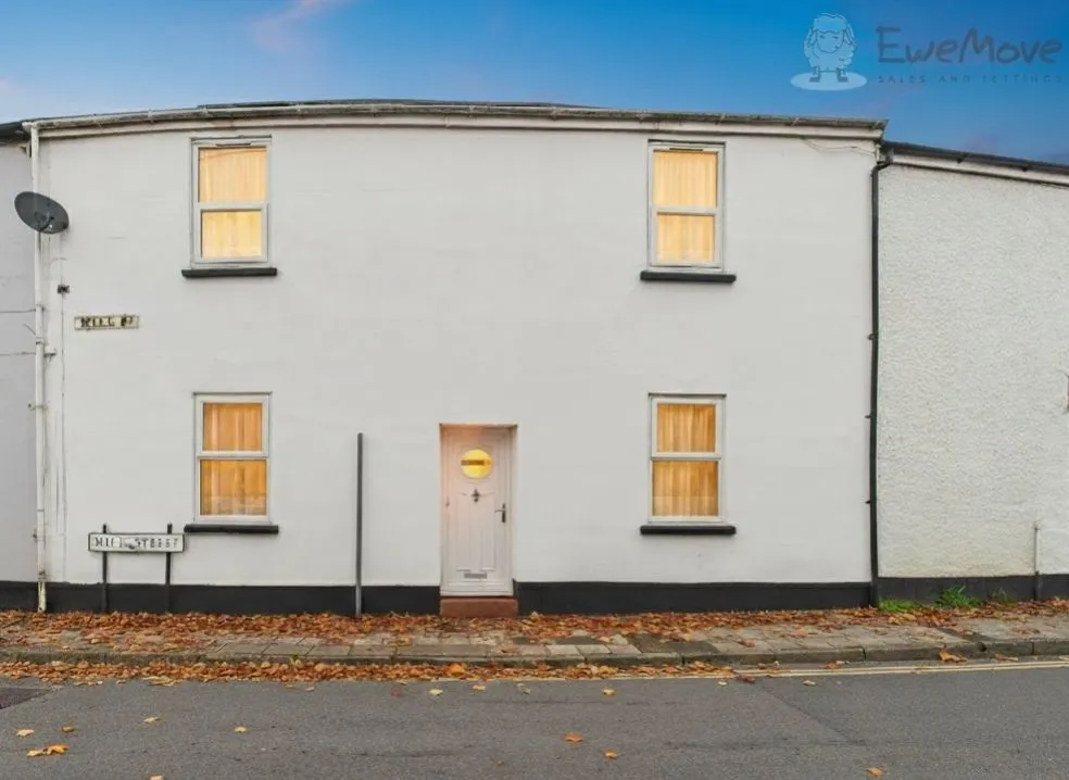 2 bed house for sale, Mill Street, South Molton, EX36