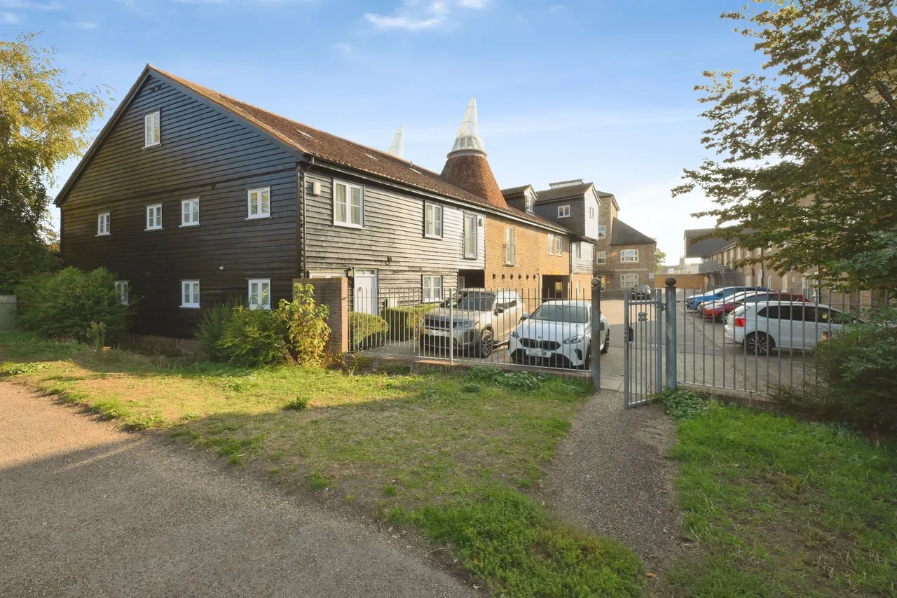 2 bed flat for sale, Buryfield Maltings, Ware, SG12