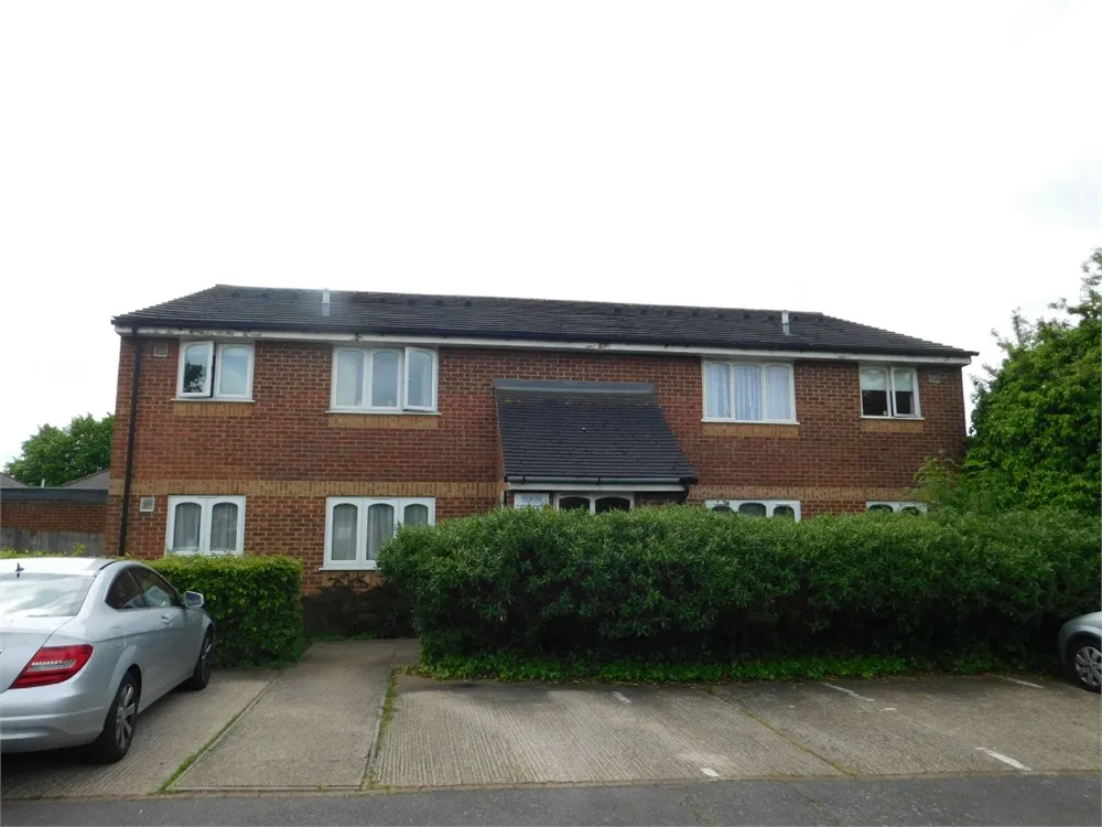 Chartwell Close, Greenford, London, Middlesex, UB6 8LP, photo 3