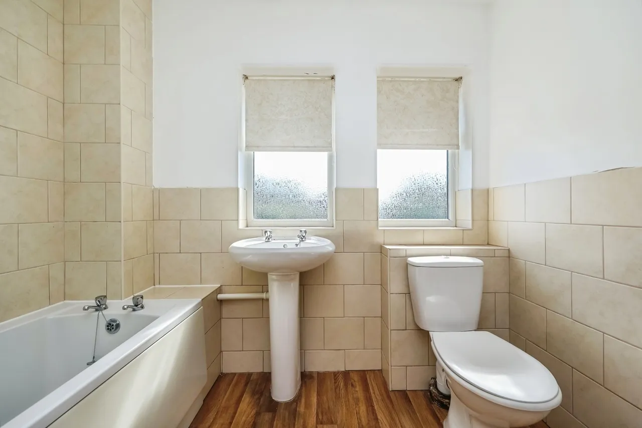 Sunninghill Drive, Clifton, Nottingham, NG11, photo 16