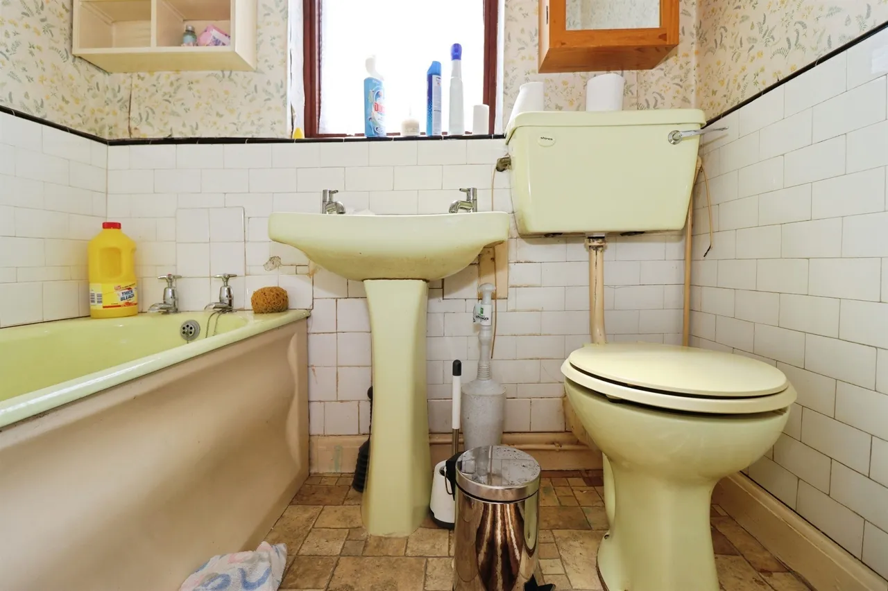 Heather Close, Bristol, BS15, photo 10