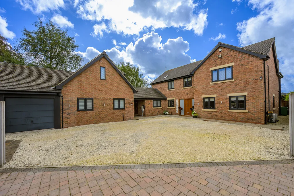 5 bed house for sale, Frogmore Road, Market Drayton