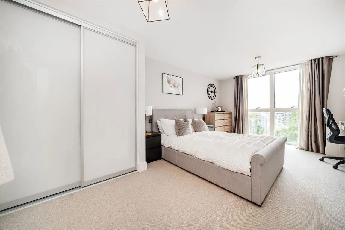Lakeside Drive, NW10, photo 6