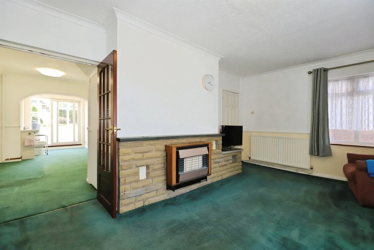 Raymond Gardens, Wednesfield, Wolverhampton, photo 3