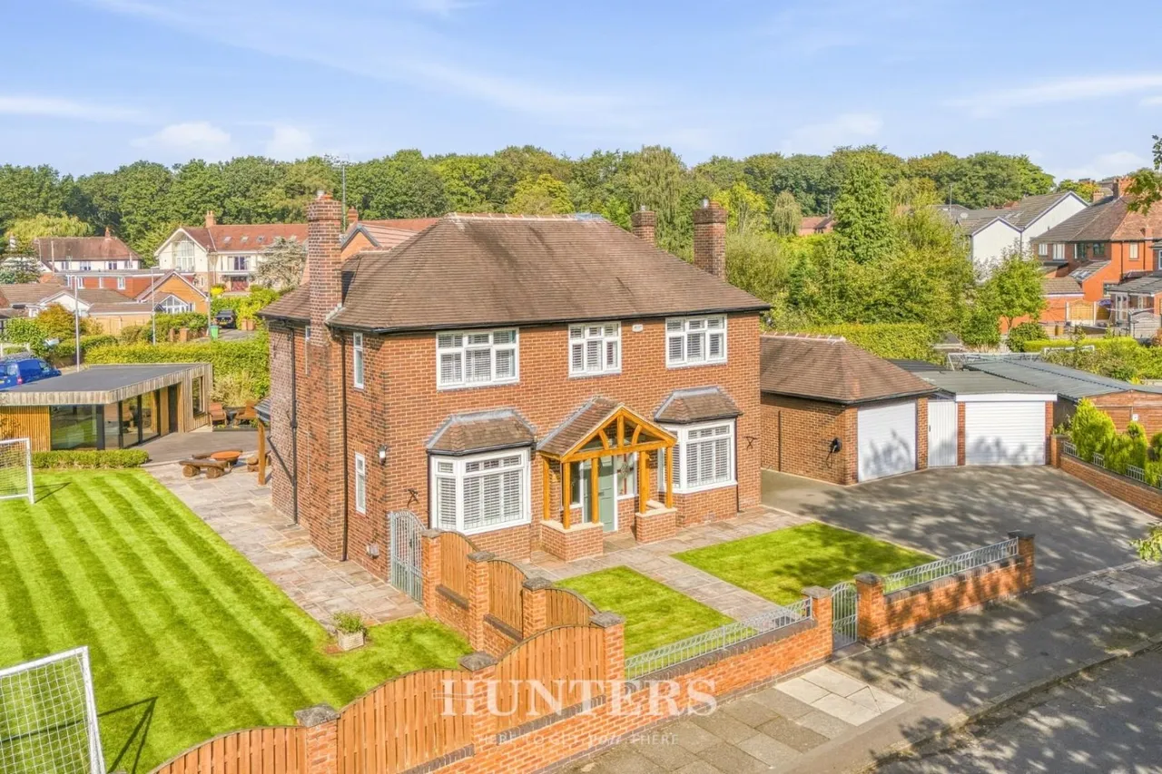 4 bed house for sale, Dingle Road, Woodside, M24