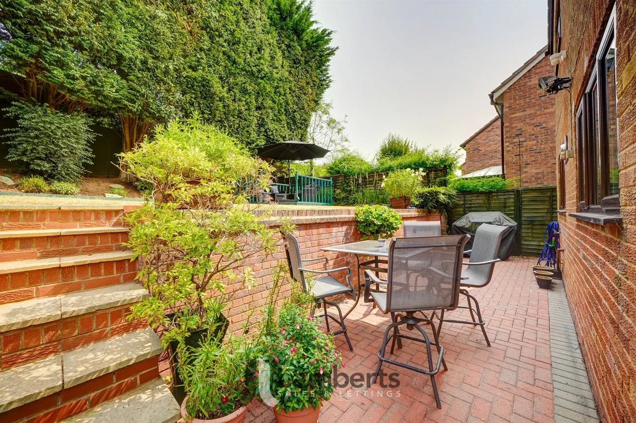 7 Erwood Close, Redditch, photo 24