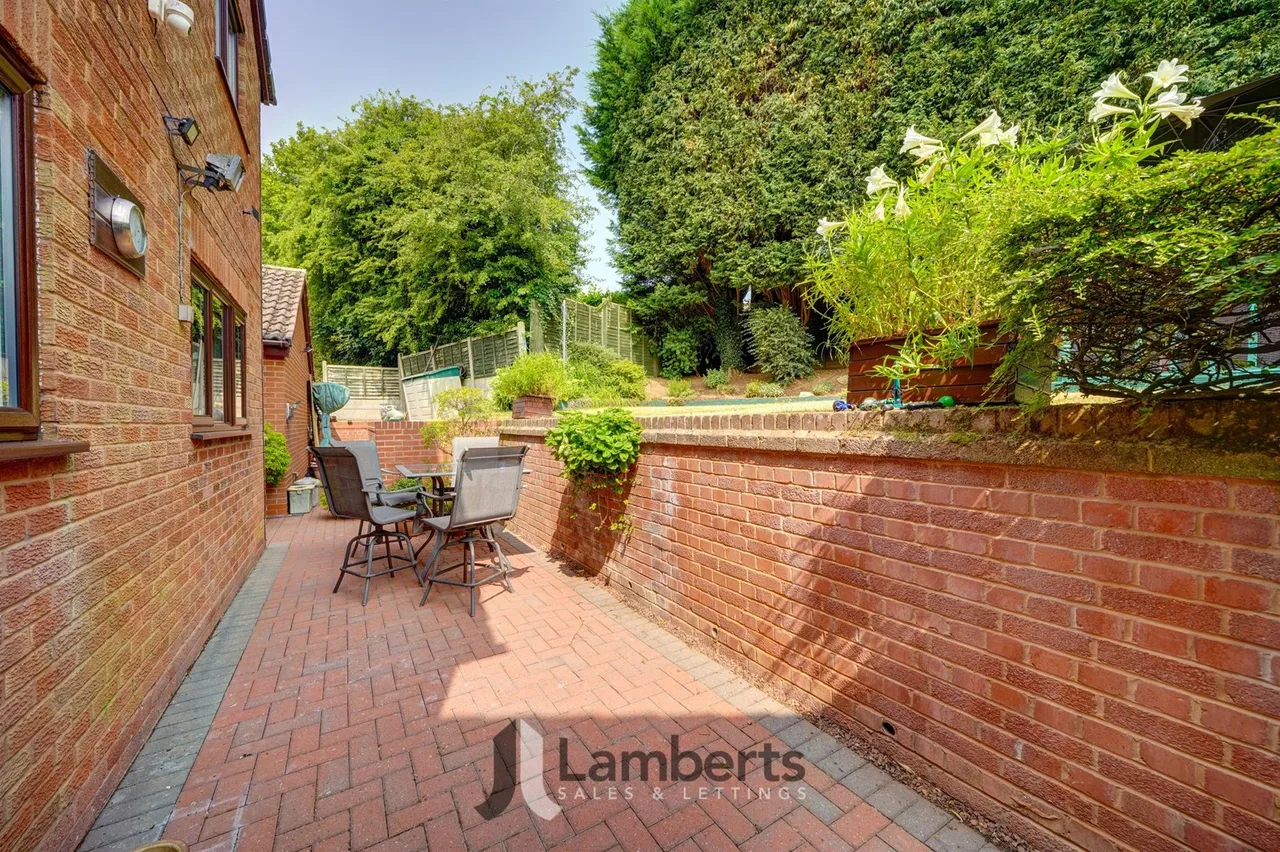 7 Erwood Close, Redditch, photo 23