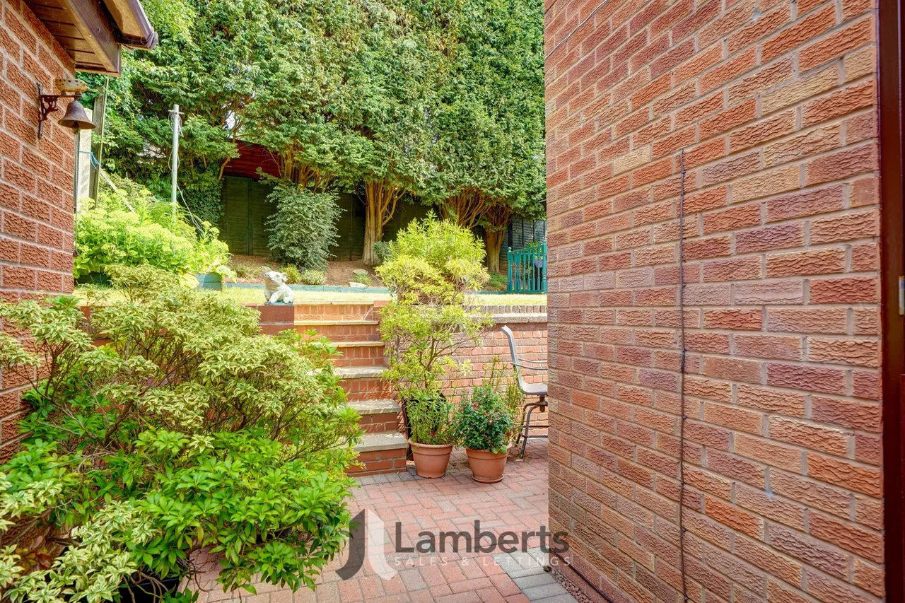 7 Erwood Close, Redditch, photo 29