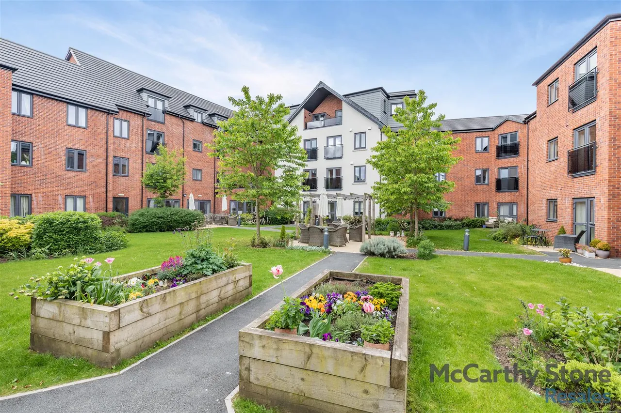 Burlington Gardens, Leyland, PR25, photo 18