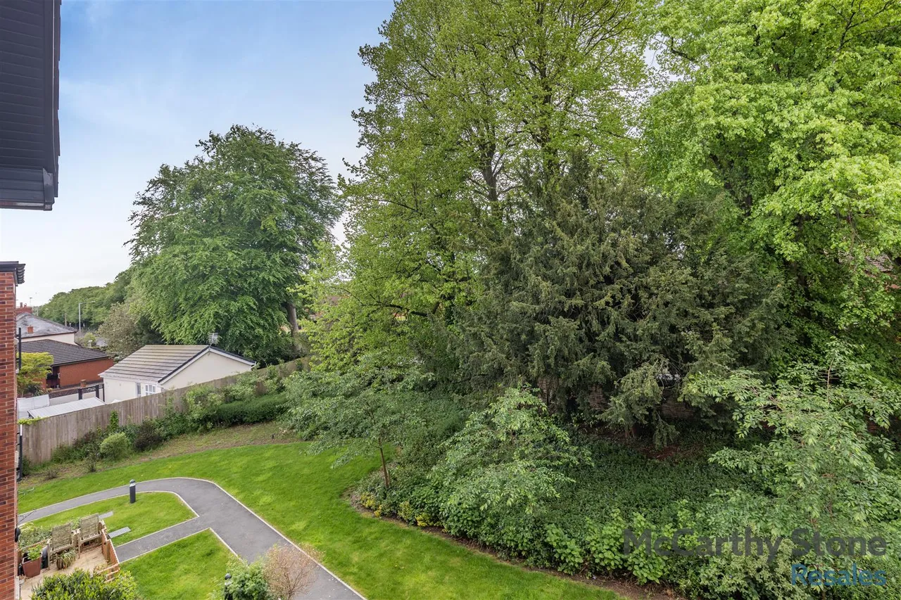 Burlington Gardens, Leyland, PR25, photo 17